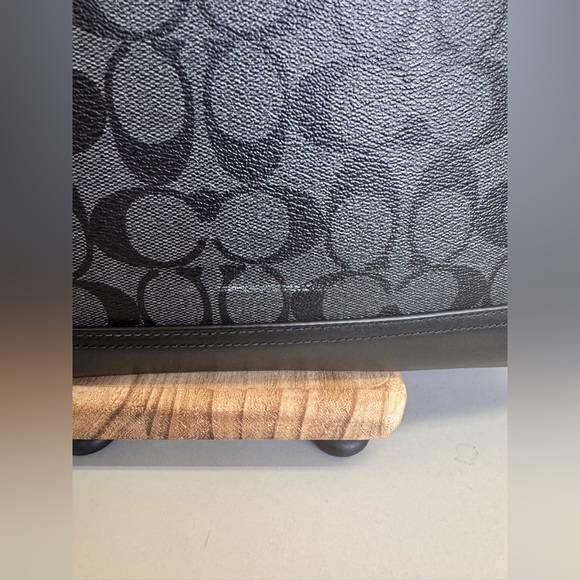 Coach Graham Structured Tote - Picture 9 of 15